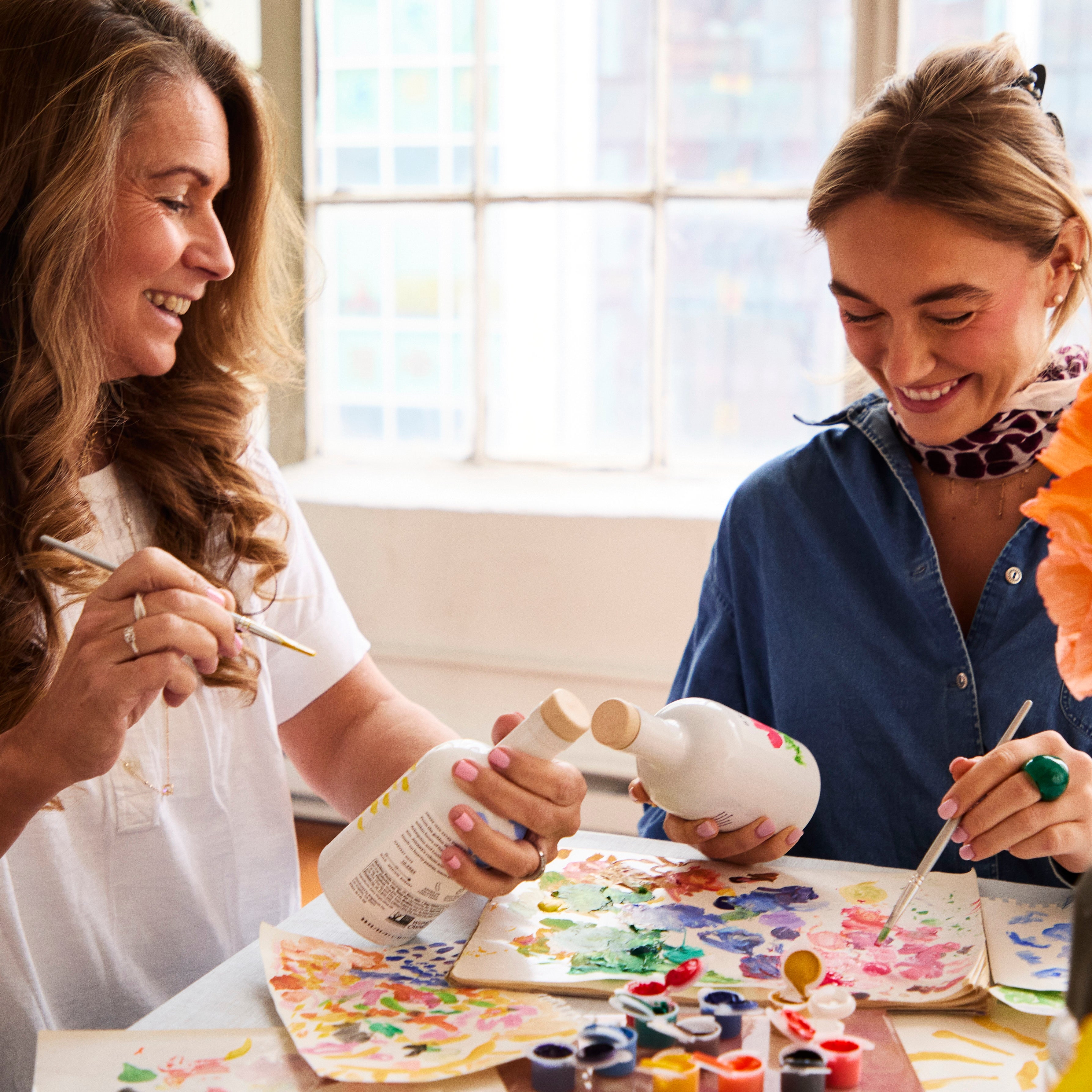 The Paint & Pour Gift Set